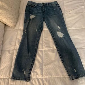 Medium wash blue color skinny jeans